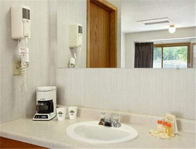Travelodge By Wyndham Red Wing Bilik gambar